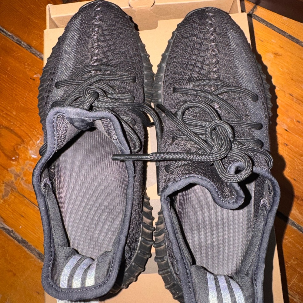 YEEZY BOOST 350 V2 ONYX - Picture 4 of 4